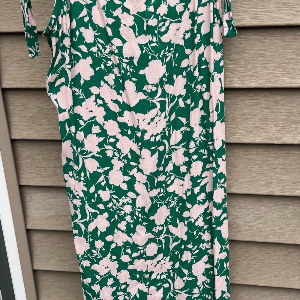 Chic Midi Floral Dress in Green and Pink